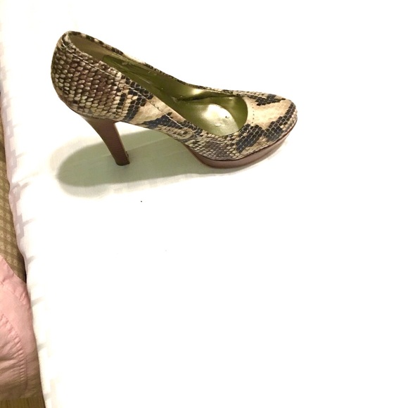 Snake skin high heel pumps - Picture 6 of 6